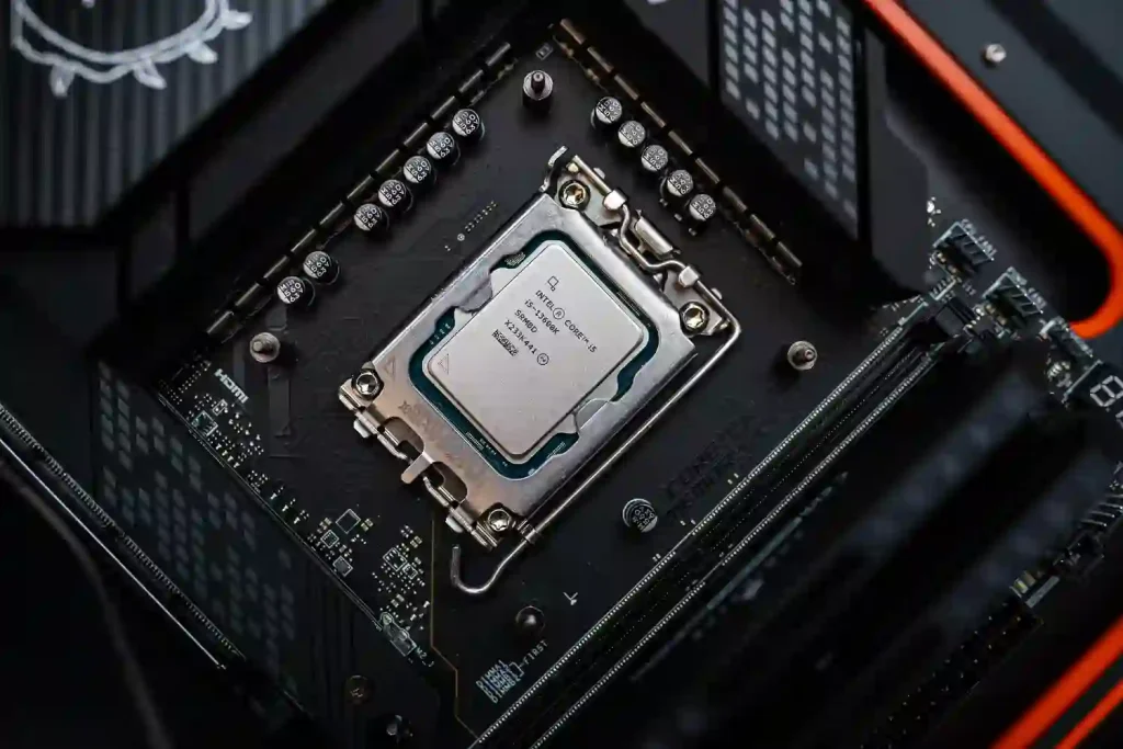 CPU چیست و چه کاربردی دارد؟ سی پی یو یا پردازنده کامپیوتر چیست؟