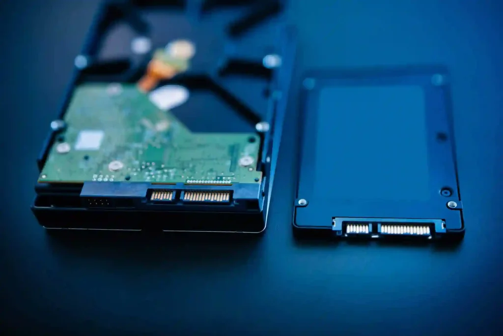 مقایسه SSD و HDD و تفاوت SSD و HDD از تمام جنبه‌ها